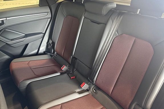 Audi Q3 22 of 26