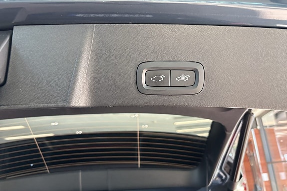 Volvo XC40 14 of 30