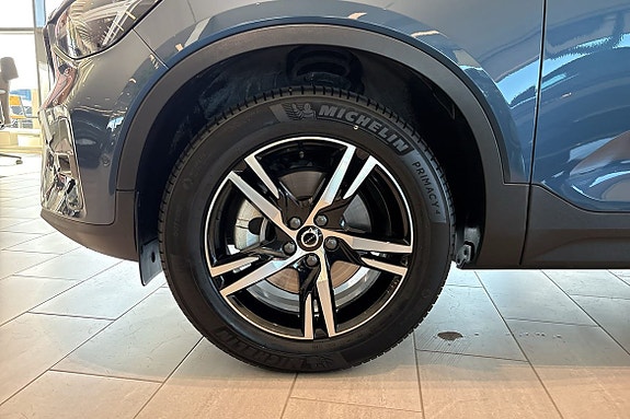 Volvo XC40 17 of 30