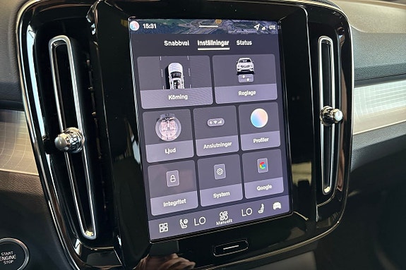 Volvo XC40 27 of 30