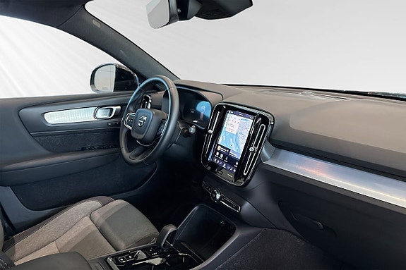 Volvo XC40 10 of 30