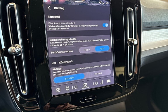 Volvo XC40 28 of 30
