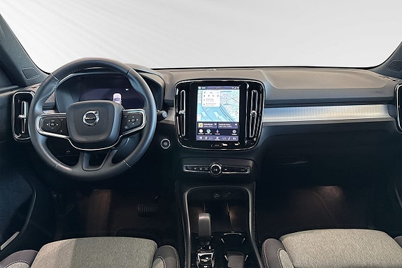 Volvo XC40 9 of 30