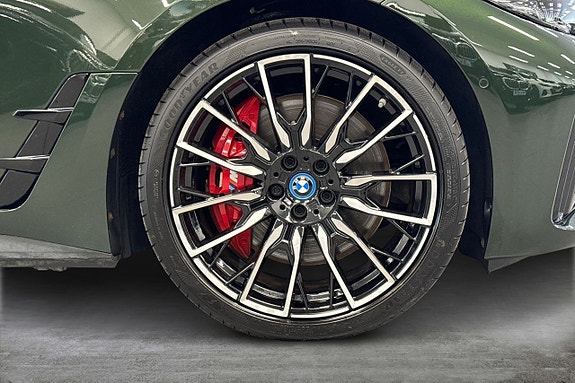 BMW i4 14 of 18