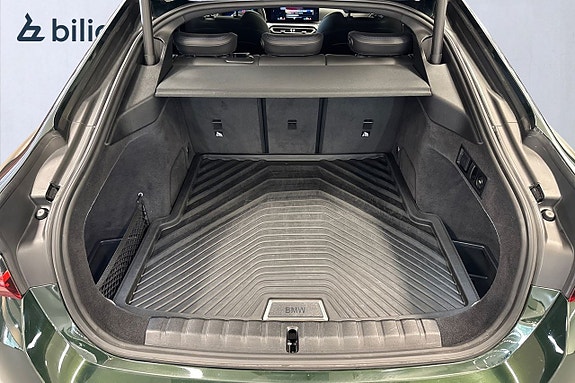 BMW i4 10 of 18