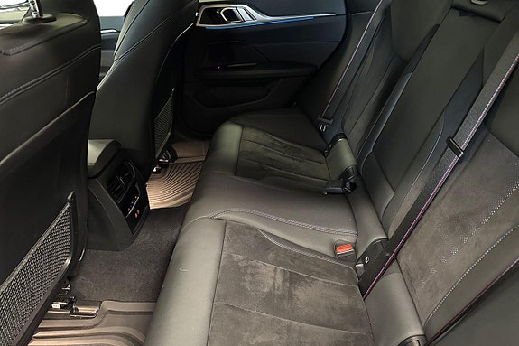 BMW i4 11 of 18