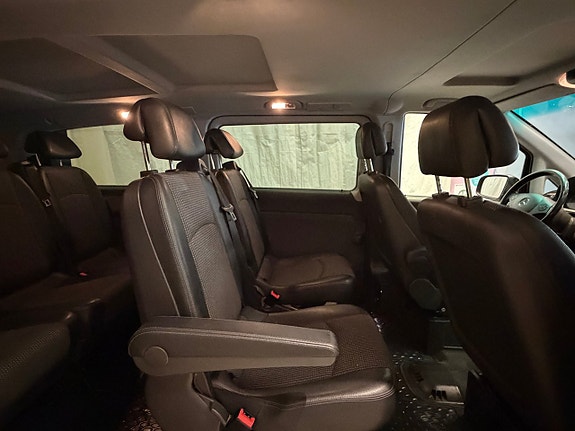 Mercedes-Benz Viano 10 of 12