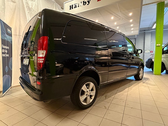 Mercedes-Benz Viano 5 of 12