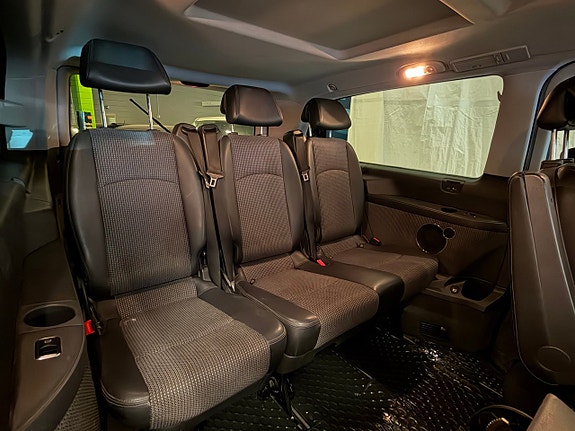 Mercedes-Benz Viano 11 of 12