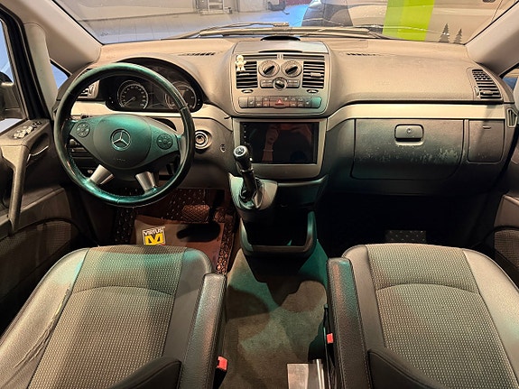 Mercedes-Benz Viano 12 of 12
