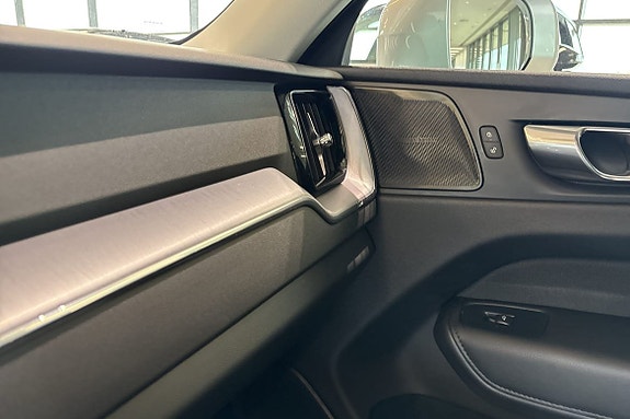 Volvo XC60 19 of 26