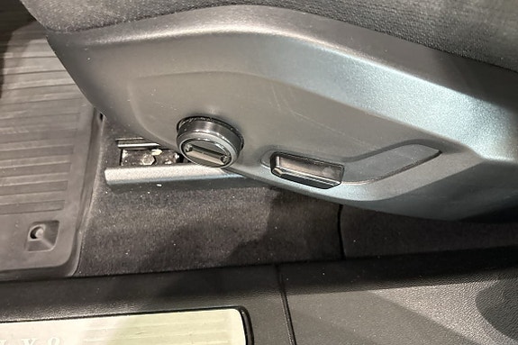 Volvo XC60 16 of 26