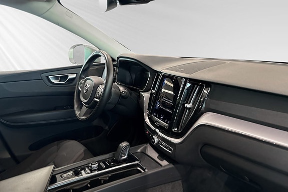 Volvo XC60 10 of 26