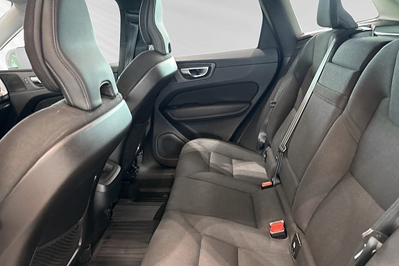 Volvo XC60 8 of 26