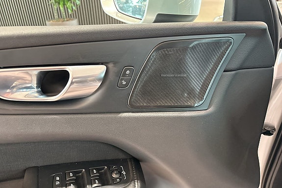 Volvo XC60 17 of 26