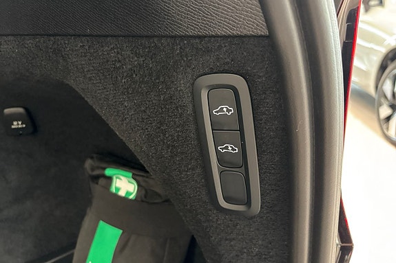 Volvo XC90 14 of 30