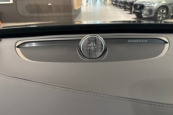 Volvo XC90 25 of 30