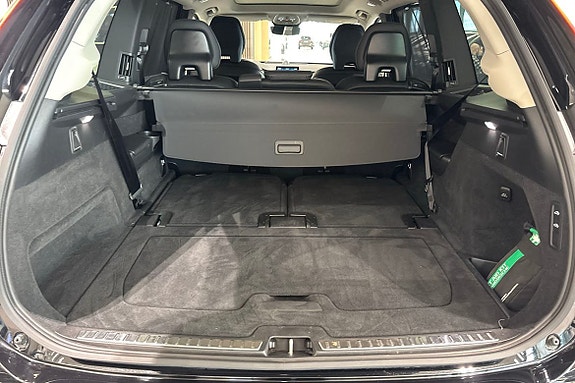 Volvo XC90 13 of 30