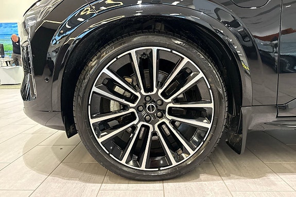 Volvo XC90 19 of 30