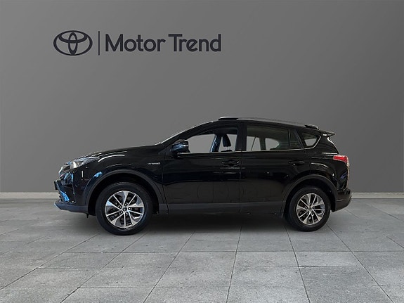 Toyota RAV4 3 of 11