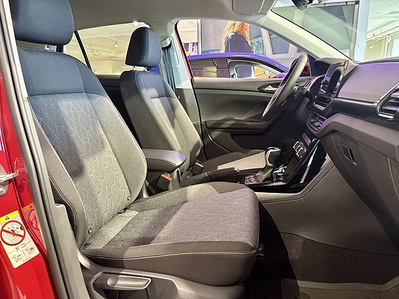 Volkswagen T-Cross 11 of 14