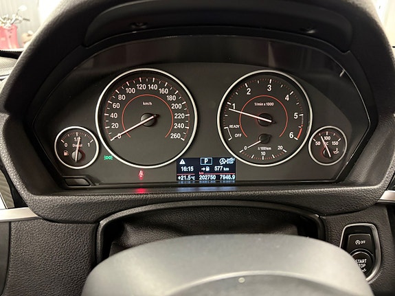 BMW 318d 16 of 18