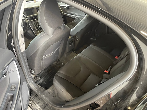 Volvo S60 8 of 8
