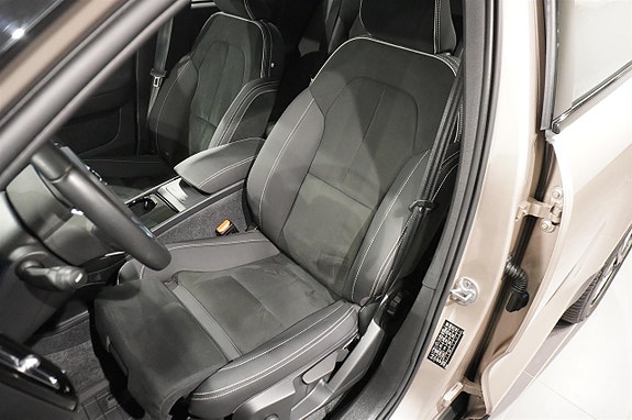Volvo XC40 11 of 13