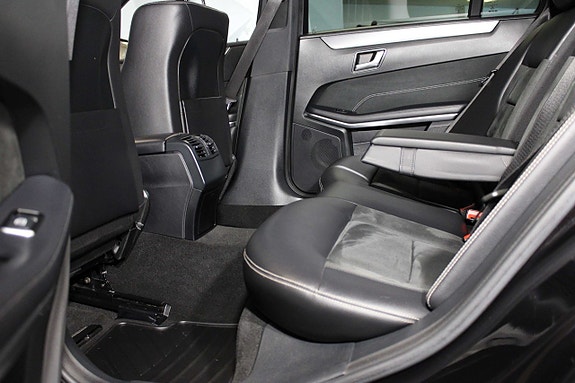 Mercedes-Benz E220 13 of 27
