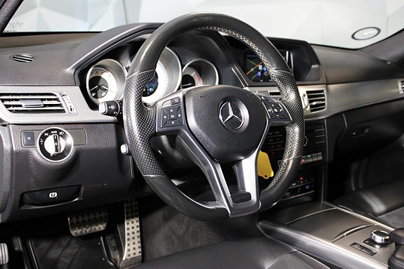 Mercedes-Benz E220 14 of 27