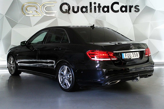 Mercedes-Benz E220 3 of 27