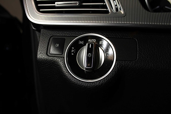 Mercedes-Benz E220 25 of 27