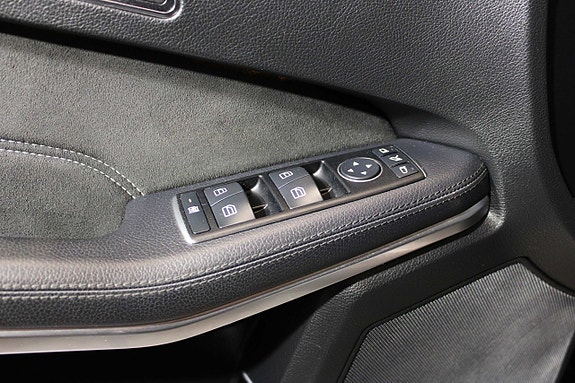 Mercedes-Benz E220 22 of 27