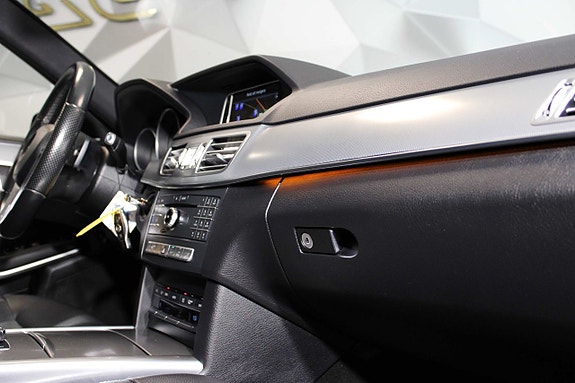 Mercedes-Benz E220 15 of 27