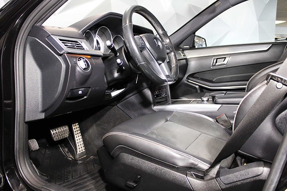 Mercedes-Benz E220 11 of 27
