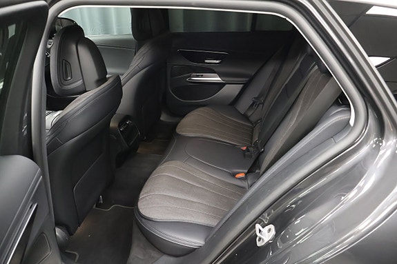 Mercedes-Benz E300 e 14 of 26