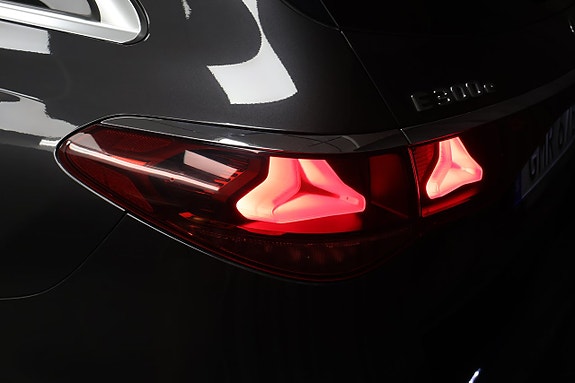 Mercedes-Benz E300 e 10 of 26