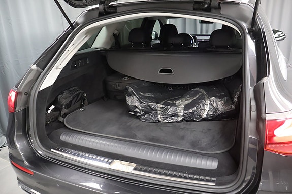 Mercedes-Benz E300 e 12 of 26