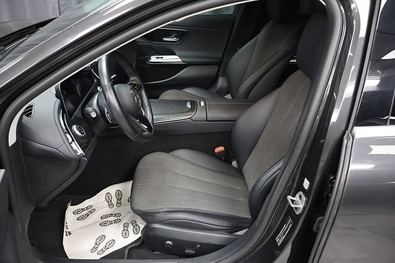 Mercedes-Benz E300 e 13 of 26