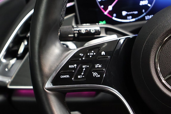 Mercedes-Benz E300 e 19 of 26