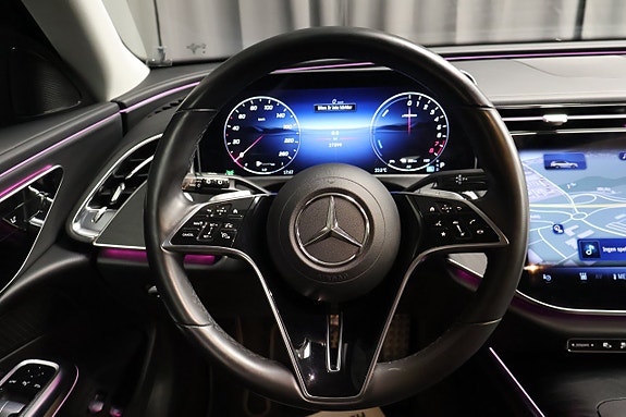 Mercedes-Benz E300 e 18 of 26