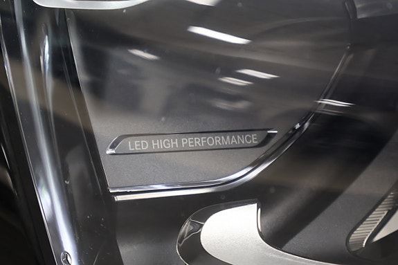 Mercedes-Benz E300 e 9 of 26