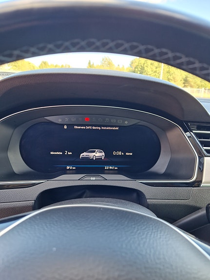 Volkswagen Passat 11 of 16