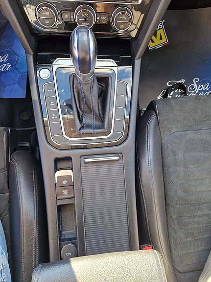Volkswagen Passat 8 of 16