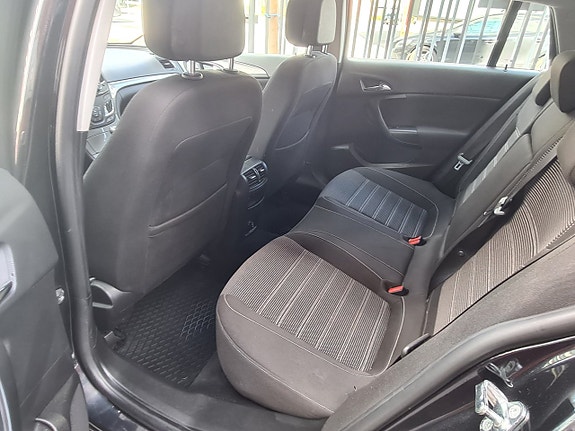 Opel Insignia 14 of 16