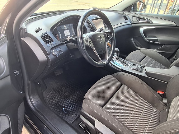 Opel Insignia 12 of 16
