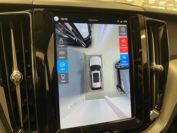 Volvo XC60 25 of 28
