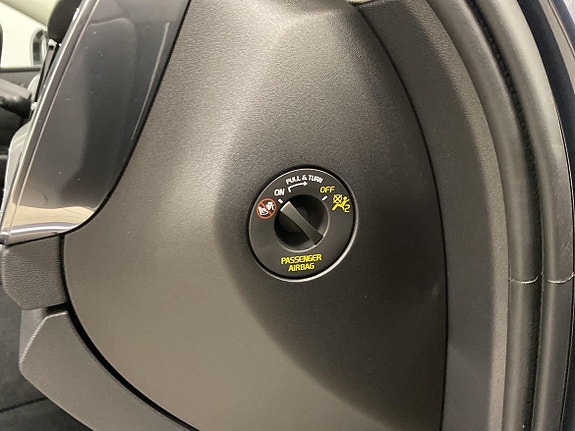 Volvo XC60 14 of 28