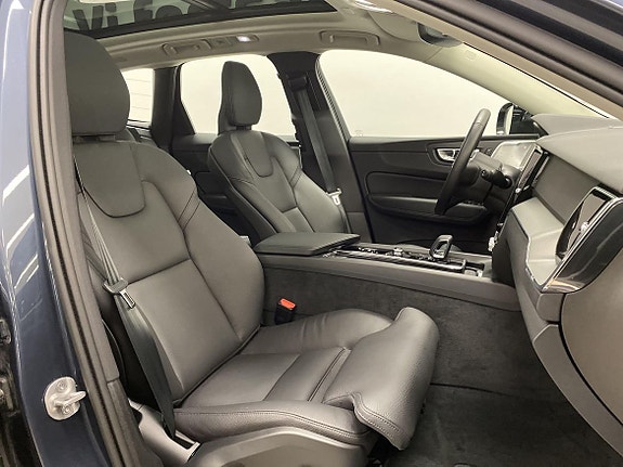 Volvo XC60 11 of 28