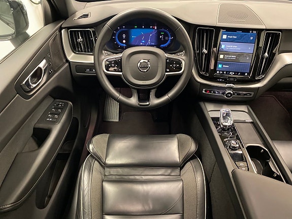 Volvo XC60 10 of 27